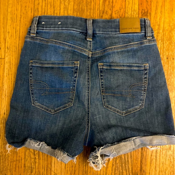 Curvy Hi-Rise Shortie 0 - Picture 2 of 5